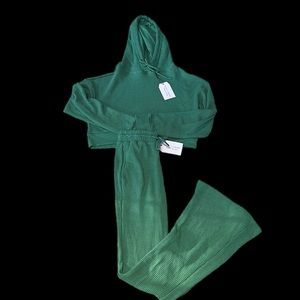 Better Together 2 piece set flared pants cropped hoodie dark green XS never worn